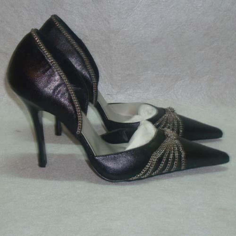 8 PAIR Bakers black‎ pumps with chain embellishment WERE $80 EACH